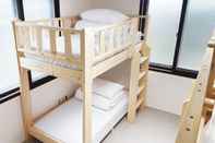 Kamar Tidur Inthree Gueshouse - Hostel