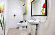 In-room Bathroom 5 Star Jari Pension