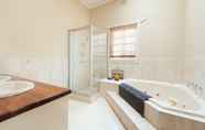 Toilet Kamar 3 Family Oasis