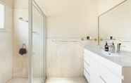 Toilet Kamar 2 Family Oasis