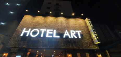 Bên ngoài 4 Art Hotel 1