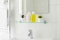 In-room Bathroom Goode Home by Svelte Living