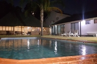 Swimming Pool Luxury Heights Guesthouse