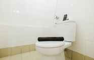 In-room Bathroom 2 Simply Living 2BR at Bassura City Apartment