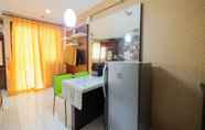 Kamar Tidur 5 Pool View Studio at Kebagusan City Apartment