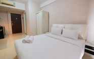 ห้องนอน 2 Minimalist Studio Room at Sunter Park View Apartment