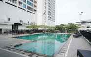 สระว่ายน้ำ 3 Spacious with City View 1BR at Callia Apartment