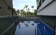 Swimming Pool 6 Comfortable Studio at Beverly Dago Apartment near ITB