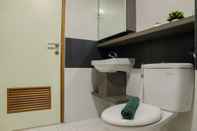 In-room Bathroom Modern 1BR with Sofa Bed @ Cinere Bellevue Apartment