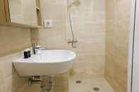 Toilet Kamar Cozy Studio Apartment @ Springwood Residence