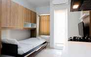 Kamar Tidur 3 Comfy and Relaxing Studio at The Springlake Apartment