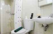 In-room Bathroom 7 Exclusive 2BR Springlake Summarecon Bekasi Apartment