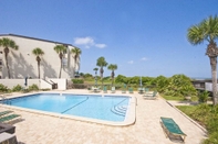 Swimming Pool Island House D224