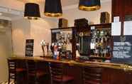 Bar, Cafe and Lounge 5 The Neidpath Inn