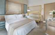 Bedroom 2 Hotel Riviera