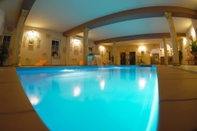 Swimming Pool Hotel & Spa Antyczny Dwór