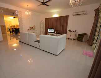 Lobi 2 Felicia Home