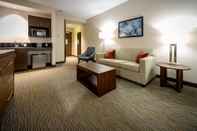 Common Space Wingate by Wyndham Hurricane WV