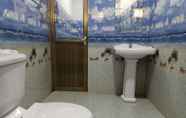 In-room Bathroom 7 Blue Water Lily Yala