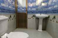 In-room Bathroom Blue Water Lily Yala