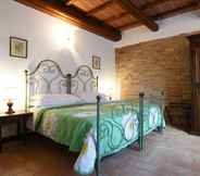 Bilik Tidur 4 Agriturismo Miralduolo