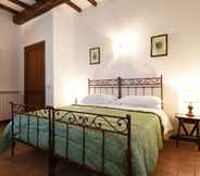 Bilik Tidur 5 Agriturismo Miralduolo