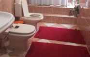 Toilet Kamar 6 Garden Guest House