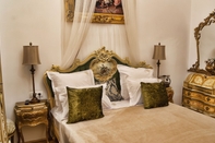 Bedroom Conacul Coroanei Luxury Boutique Hotel