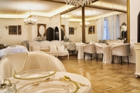 Functional Hall Conacul Coroanei Luxury Boutique Hotel