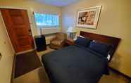 Bedroom 2 Jefferson Hills Motel