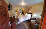 Bedroom 4 Jefferson Hills Motel