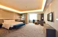 Kamar Tidur 4 Zenith International Hotel