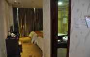 Bedroom 5 Zhuhai Jinmao Hotel