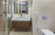 In-room Bathroom 7 Noah's Ark Deluxe Hotel & Spa