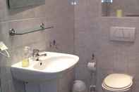 In-room Bathroom City Hotel-Garni