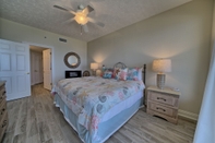 Bedroom Marvelous Condo With Beachside Pool and Free Poolside Wifi - Unit 0902 by Redawning