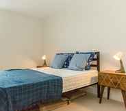 Kamar Tidur 7 Spacious 3BR South London Apartment