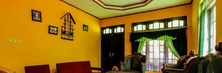 Lobi Riana Homestay