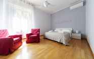 Bilik Tidur 7 Sant'Orsola Colorful Huge Apartment