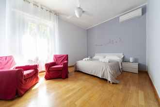 Bilik Tidur 4 Sant'Orsola Colorful Huge Apartment