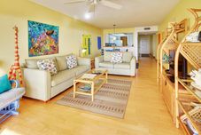 Common Space Land's End 303 Building 11 Beachfront With Private Balcony!