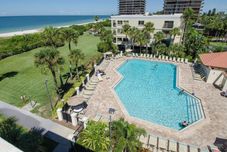 Kolam Renang Land's End 401 Building 10 Corner Unit, Beachfront Condo!