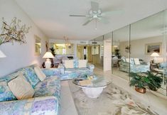 Common Space 3 Land's End 405 Building 3 Bay Views From Private Balcony!!