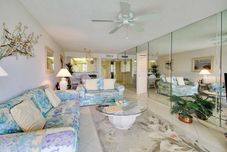 Common Space Land's End 405 Building 3 Bay Views From Private Balcony!!