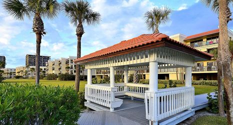 Exterior 2 Land's End 404 Building 10 Gorgeous Updates / Beachfront!