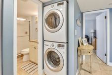 Accommodation Services Land's End 206 Building 4 Updated Private Balcony Large Pool