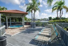 Swimming Pool 2 Land's End 206 Building 4 Updated Private Balcony Large Pool
