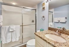 Toilet Kamar 5 Land's End 206 Building 4 Updated Private Balcony Large Pool