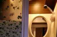 Toilet Kamar Backpacker Guest Home