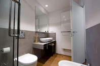 In-room Bathroom MaVille